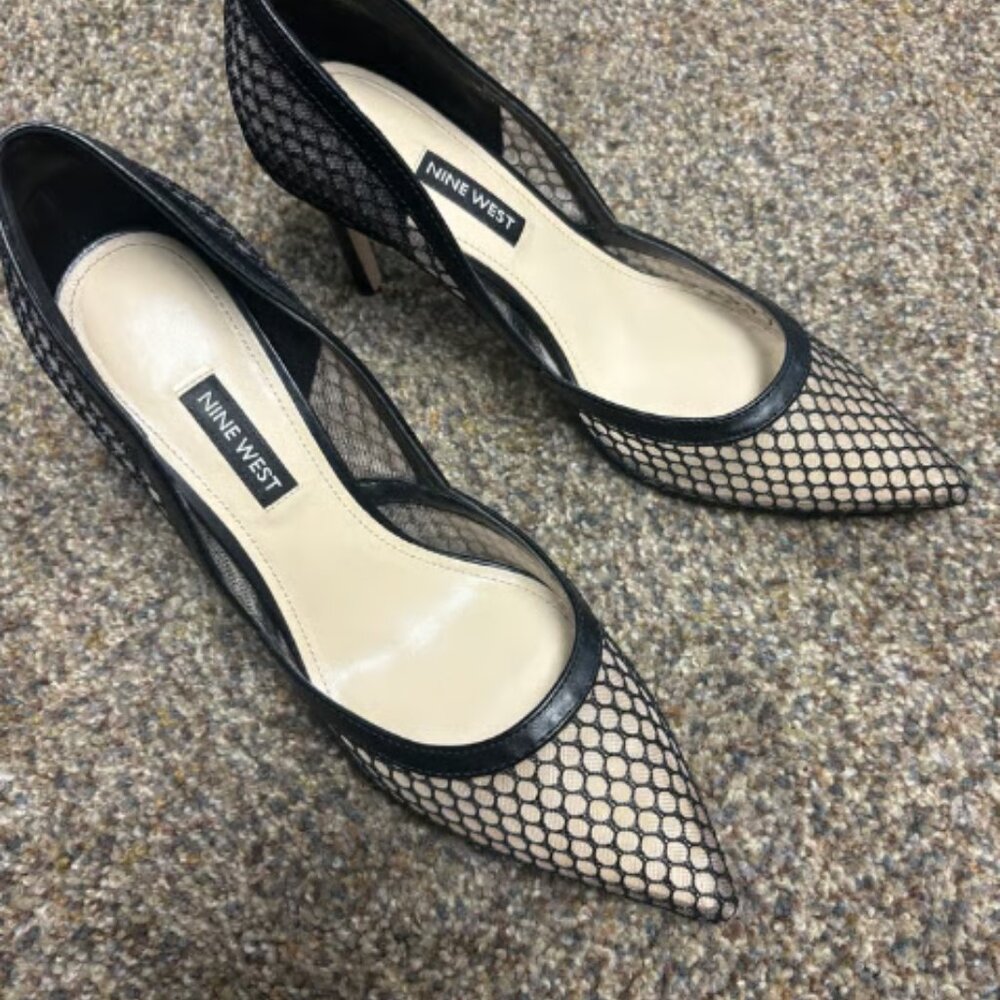 Heels - Picture 4 of 4